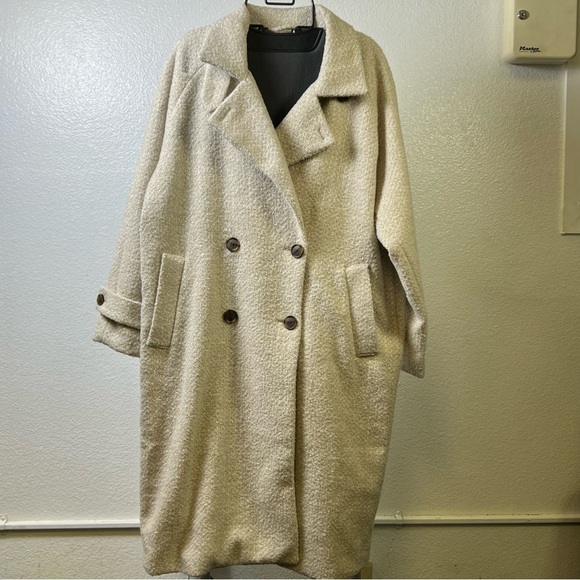 Universal Thread Jackets & Blazers - Universal Thread Women’s Cream Winter Coat Size XL